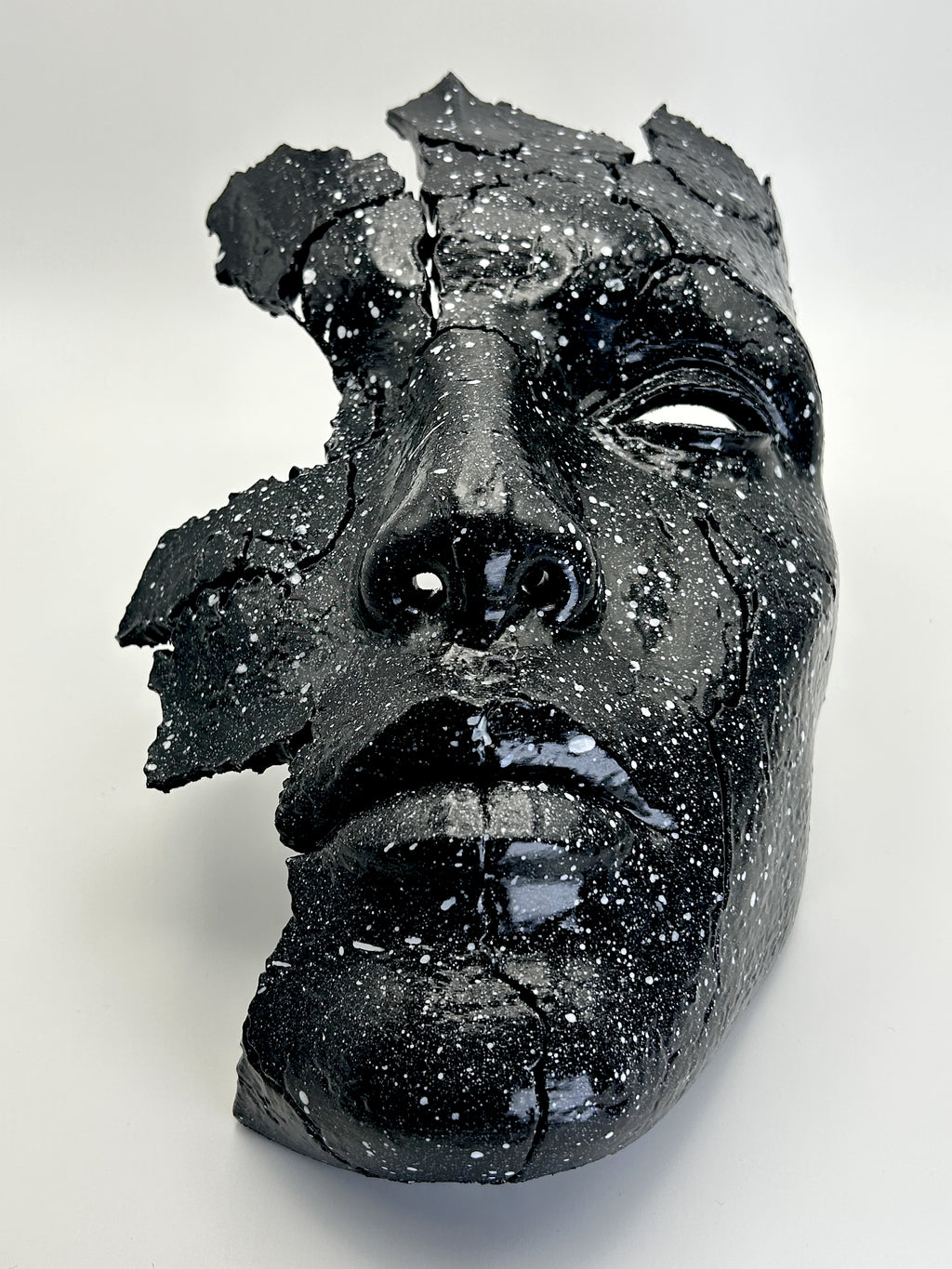 Maschera Decorativa da Parete Dipinta a Mano con Supporto Lampada E14 – Scultura Moderna Luxury