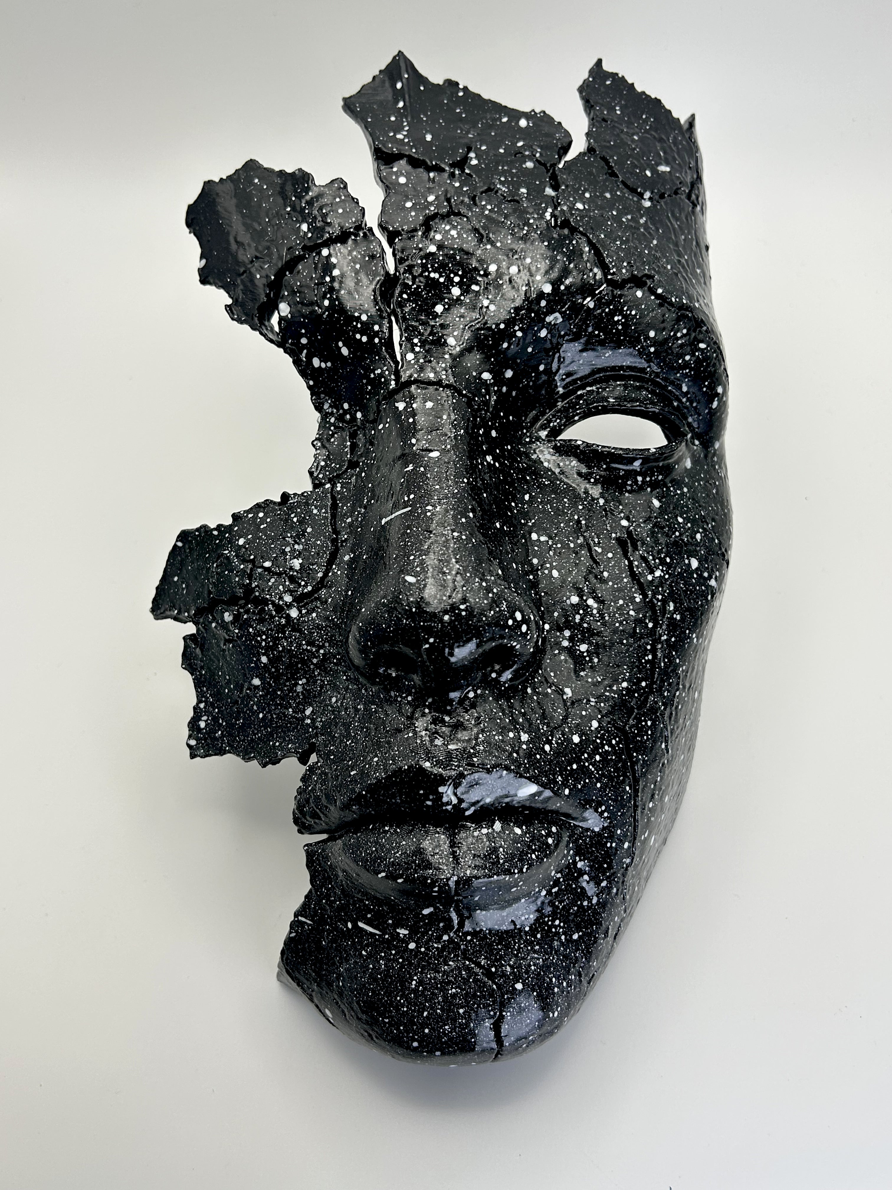 Maschera Decorativa da Parete Dipinta a Mano con Supporto Lampada E14 – Scultura Moderna Luxury