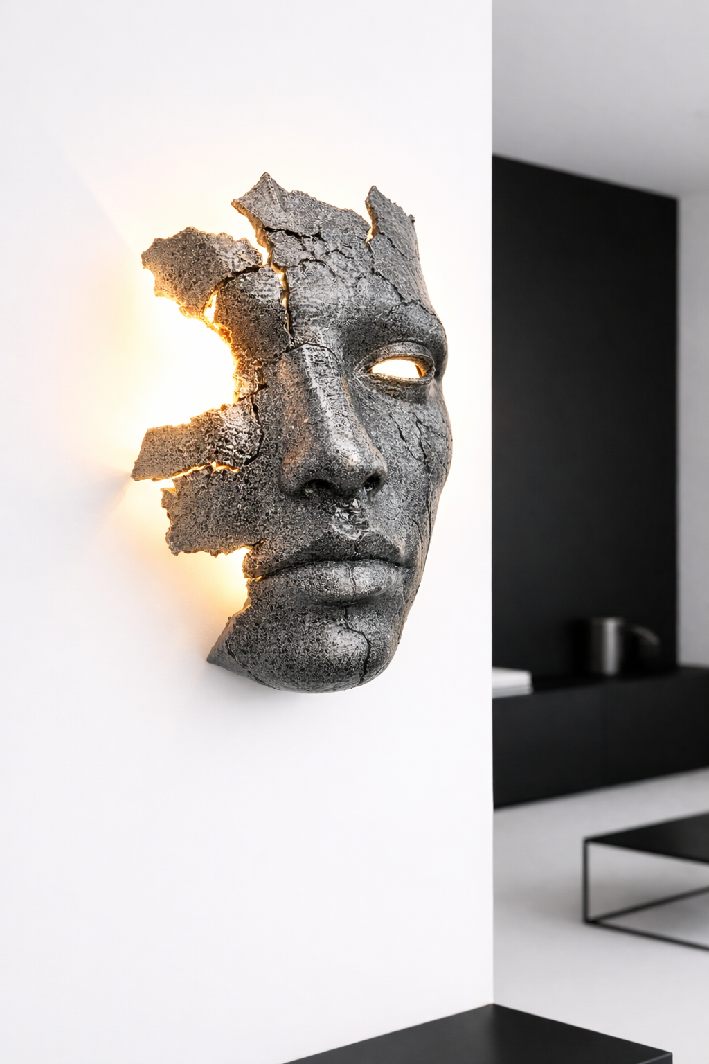 Maschera Decorativa da Parete Dipinta a Mano con Supporto Lampada E14 – Scultura Moderna Luxury