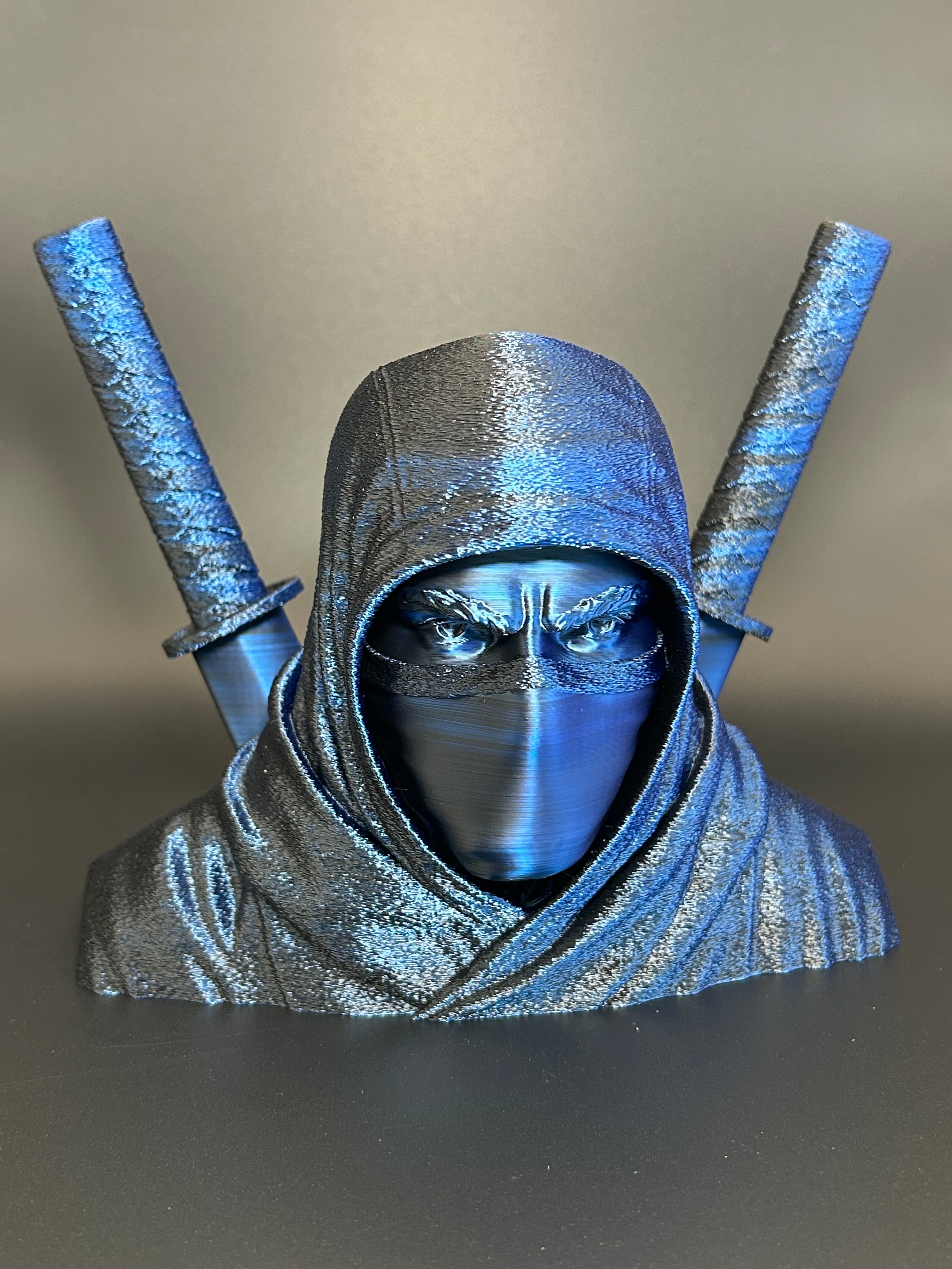Portapenne Ninja Contemporaneo – Organizer da Scrivania Moderno Stile Gaming & Fantasy