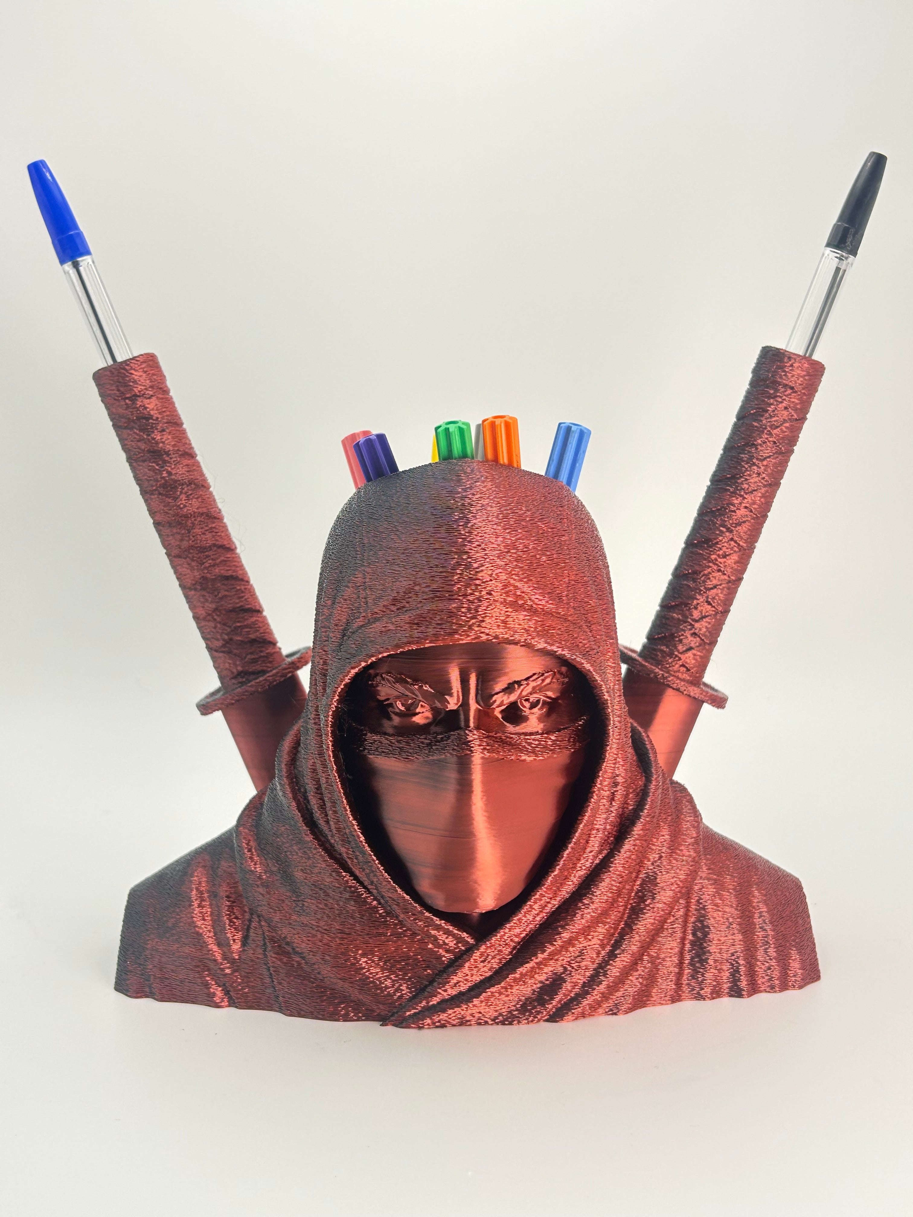 Portapenne Ninja Contemporaneo – Organizer da Scrivania Moderno Stile Gaming & Fantasy