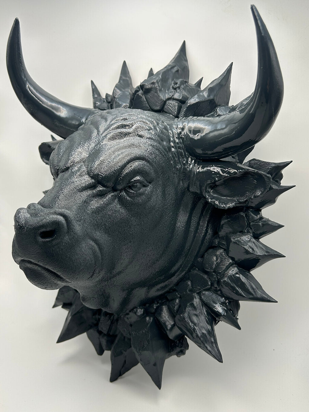 Testa di Toro da Parete – Scultura Moderna Contemporanea Dipinta a Mano